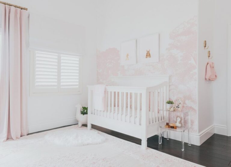 15 Adorable Pink And White Nursery Ideas For Baby Girls – Mom And Home